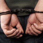 دستبند پلیس بر دستان سارق منزل و مغازه ها در مسجدسلیمان