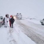 بارش سنگین برف در شمال خوزستان؛ محور اندیکا به شهرکرد مسدود شد   