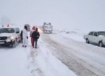 بارش سنگین برف در شمال خوزستان؛ محور اندیکا به شهرکرد مسدود شد   
