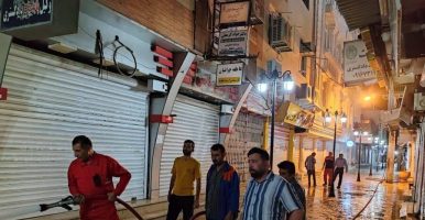 عملیات پاکسازی و شستشوی کوچه پزشکان توسط خدمات شهری و آتش نشانی شهرداری مسجدسلیمان